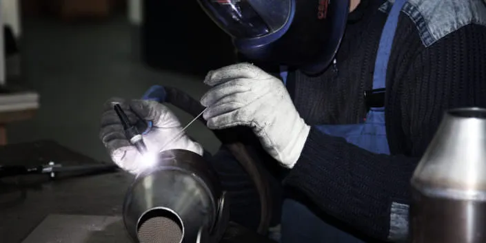 auspuffanlage-fertigung-lamborghini handarbeit auspuffbau