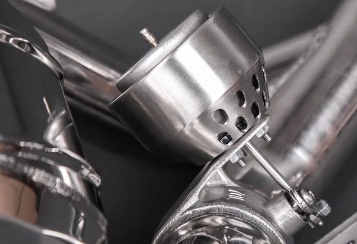 812-exhaust-ferrari