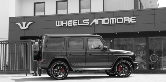 light side view black g63 with tuning
