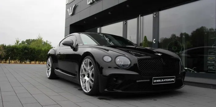 22-inch-bentley-wheels front side view black continental tuning