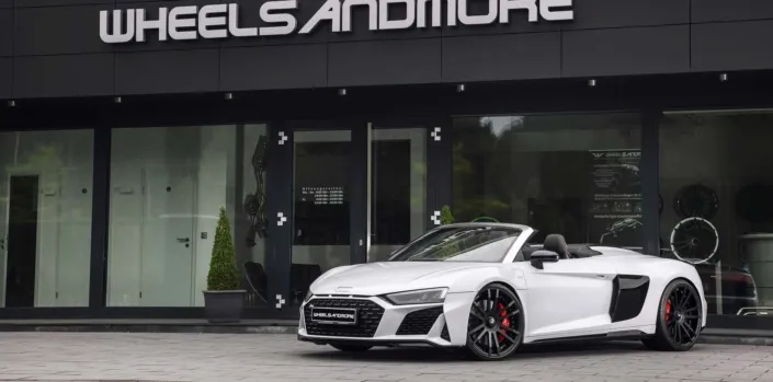 forged-wheels-r8-audi-21-inch front right side view white r8 spyder 2020 with tuning components made in germany