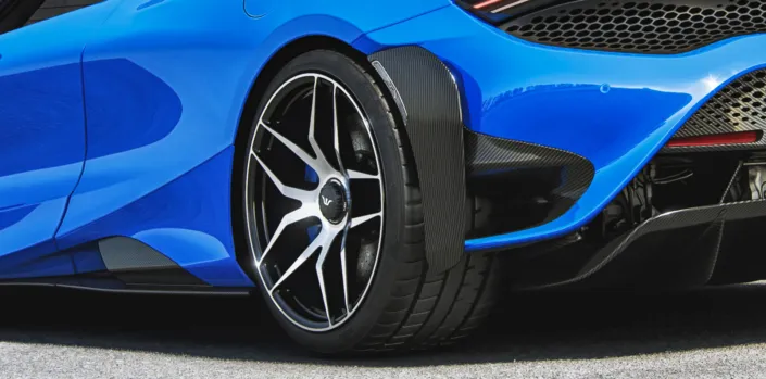 mclaren-765lt-spider-blue-underdock-025z1920x950