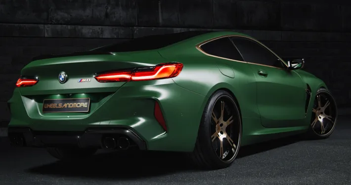 BMW M8 Competition Sanremo Green Metallic with 6Sporz² wheels (Rear-/ Sideview) BMW M8 Competition Sanremo Green Metallic with 6Sporz² wheels (Rear-/ Sideview)