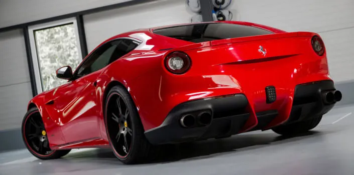 exhaust-Ferrari-F12 perfect confectioned 6sporz wheels 21 and 22 inches on ferrari f12