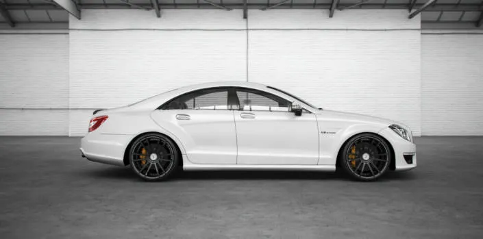 white cls63amg with fiwe concave tuning wheels in black
