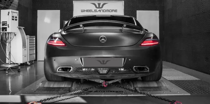 mercedes sls rear view on dyno