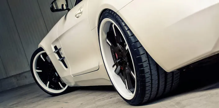 6sporz wheels 20 and 21 inces with white lip black centers and white inlays