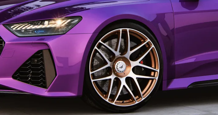 Audi RS7 C8 GLogic close up front left