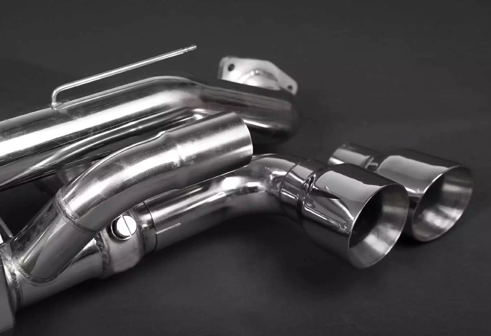 Porsche 991 Carrera exhaust with remote valve flaps | Wheelsandmore ...